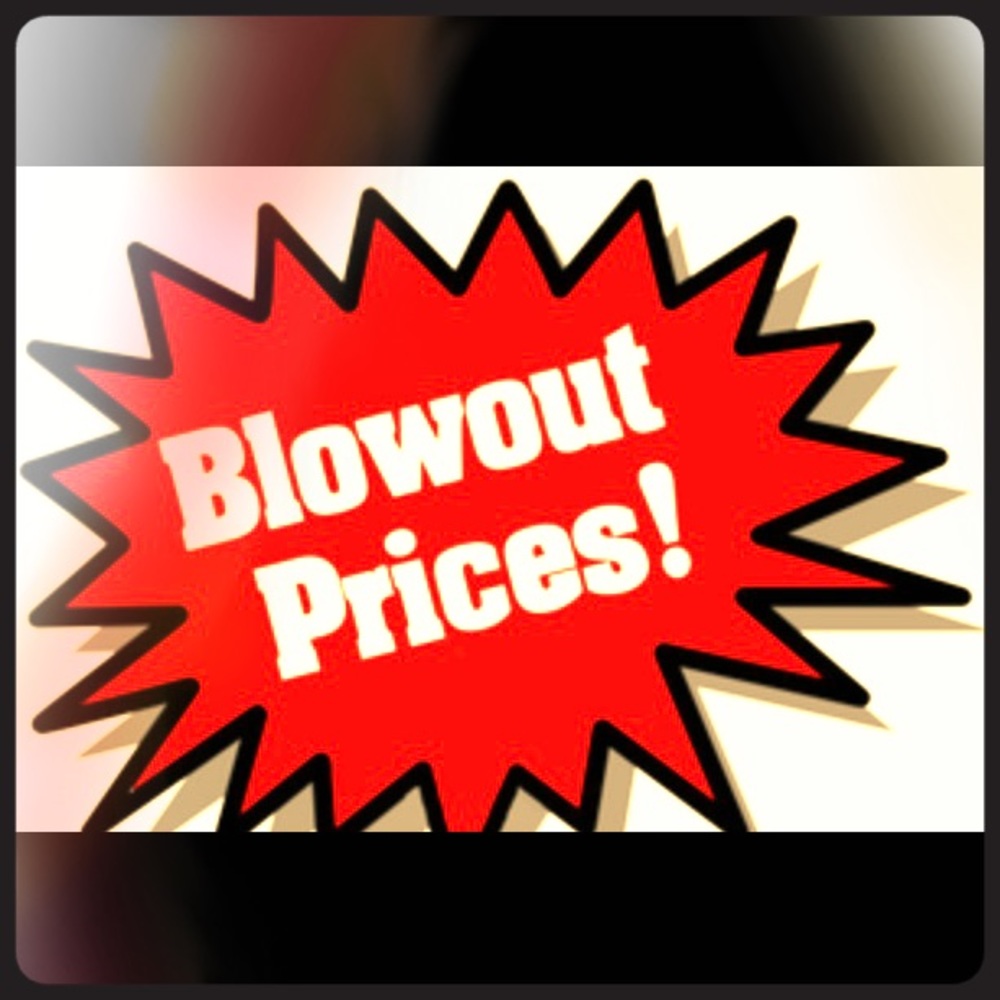 Deep discounts!! Major closet clean out! 😁